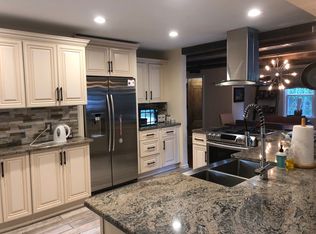 17165 Overlook Dr, Chagrin Falls, OH 44023