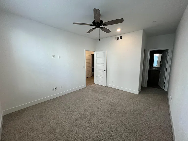575 N Chapel — Photo 11