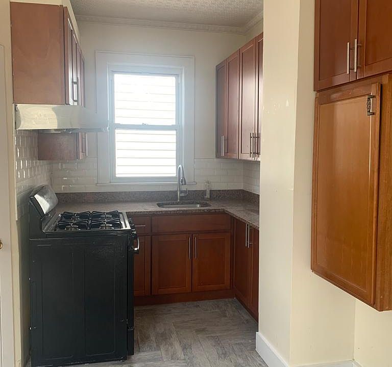 1st image of 2-80 104th Ave #2