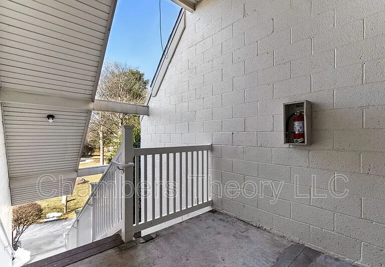 1043 Warwick Ct — Photo 26