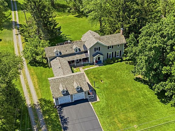 3rd image of 8545 Falls Rd