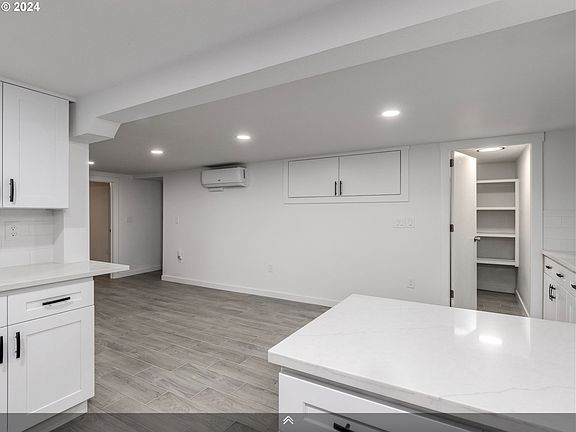 4th image of 3805 E 11th St #1