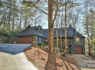 141 Rushing Springs Ln, Sapphire, NC 28774