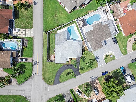 3rd image of 7200 Plantation Boulevard