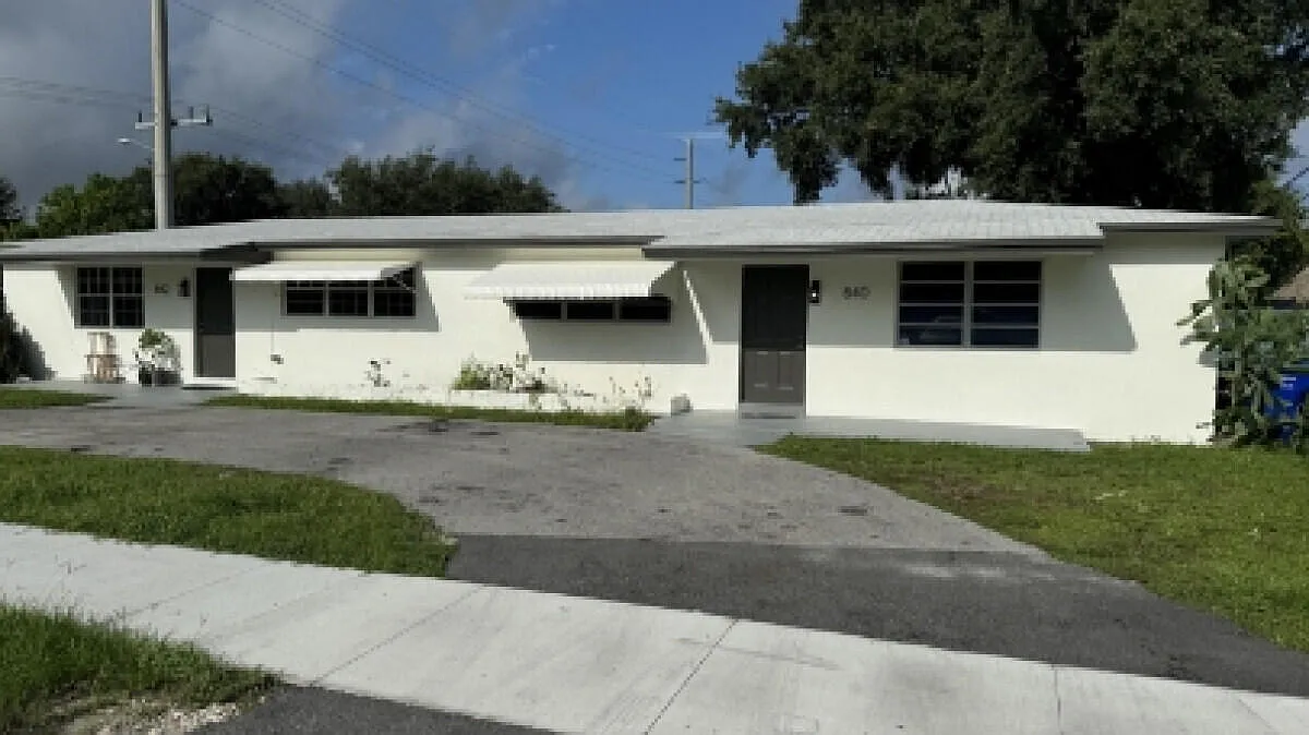 2 bed, 1.0 bath, 1050 sqft, $1,995 — Photo 2