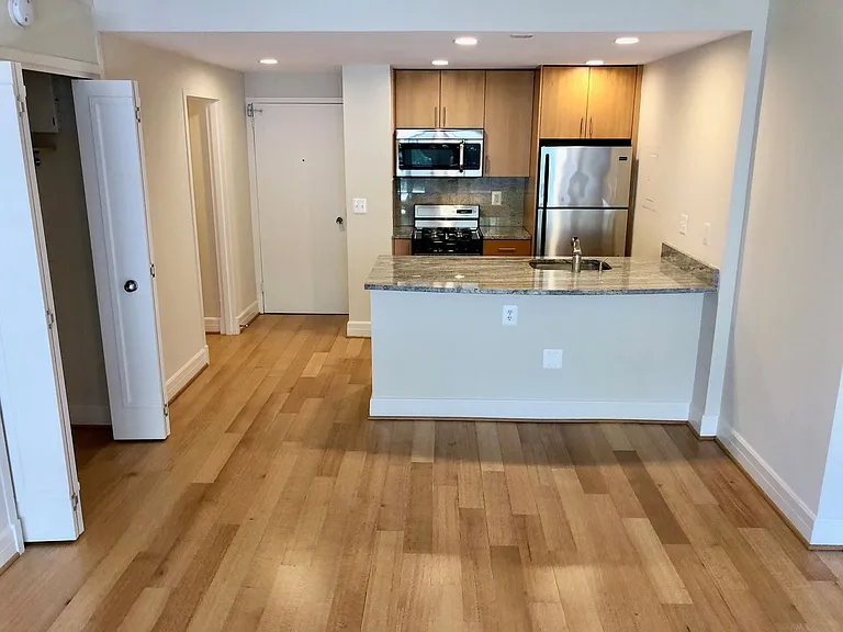 1255 New Hampshire Ave NW — Photo 132