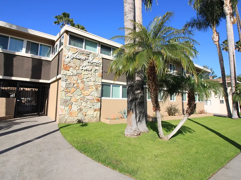 Melrose Manor Apartments - Riverside, CA — Photo 35