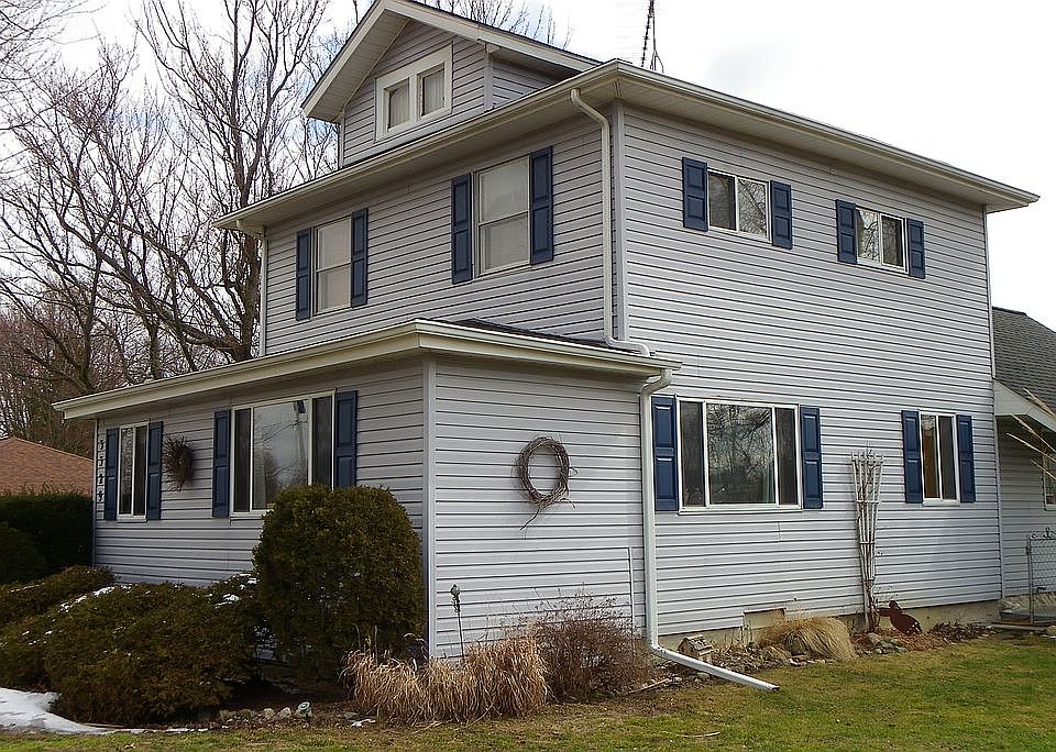 2nd image of 3329 Seymour Rd