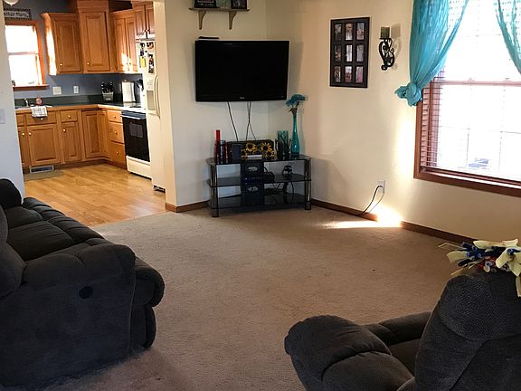 5th image of 212 Earl North Dr