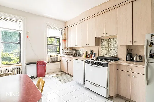 Rented by MNS | media 34