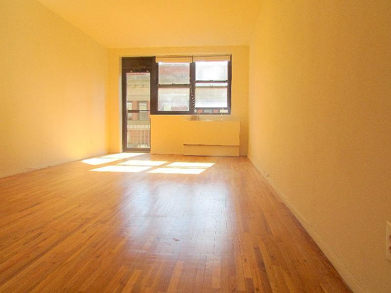2nd image of 202 E 38th St