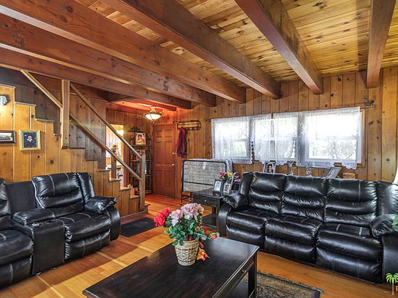 4th image of 301-307 Walnut Dr