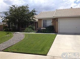 14325 Luna Rd, Victorville, CA 92392