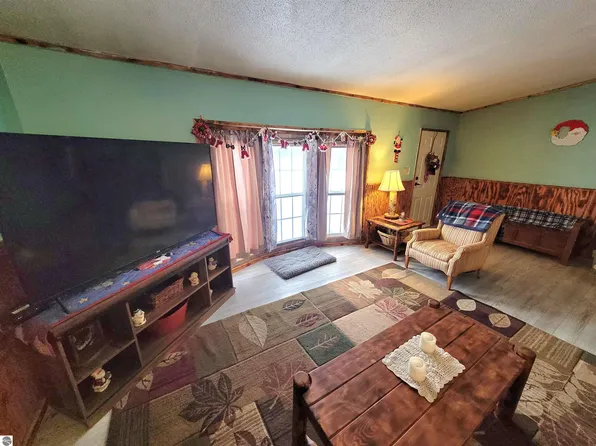 2840 Spencer Rd SE, Kalkaska, MI 49646