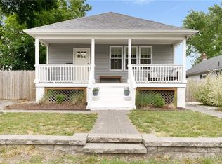 23 Lark Ave, Cranston, RI 02920