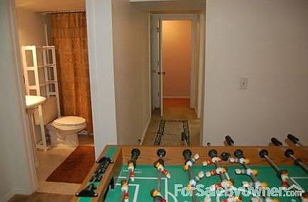 Basement : Full bath in basement, huge laundry room and great guest bedroom with closet.