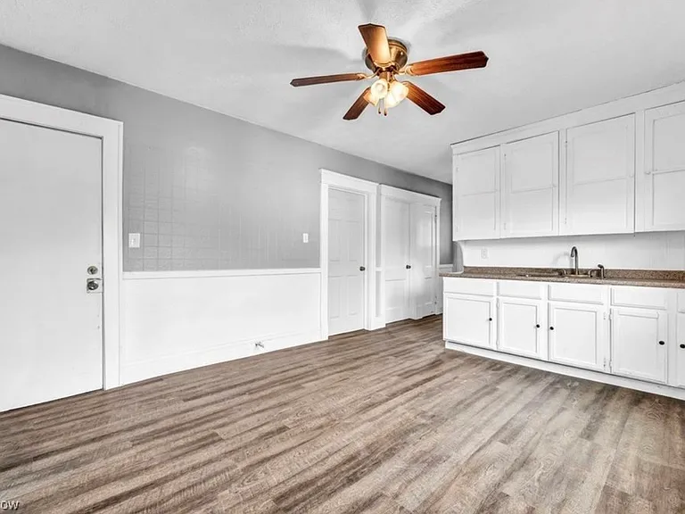 12301 Forest Ave #12301 — Photo 8