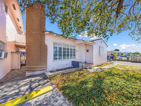 3rd image of 605 NW 34th Ave