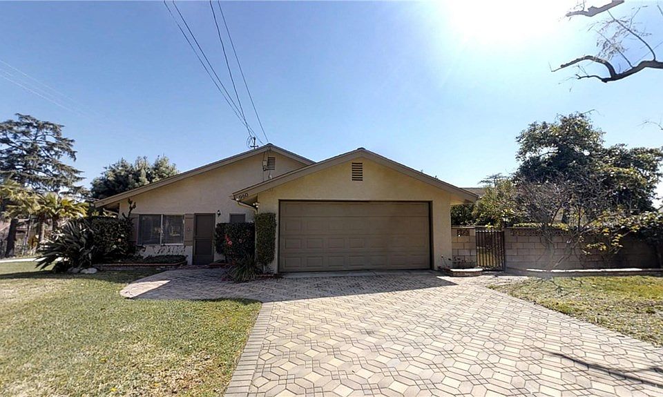 1st image of 960 Hillcrest Dr