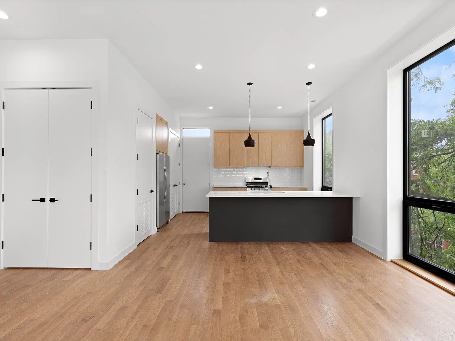 4 bed, 1650 sqft, $1,300 — Photo 4