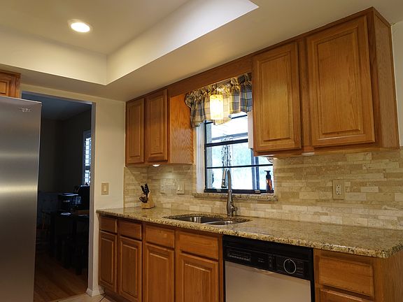 3rd image of 3400 Cardigan Ct
