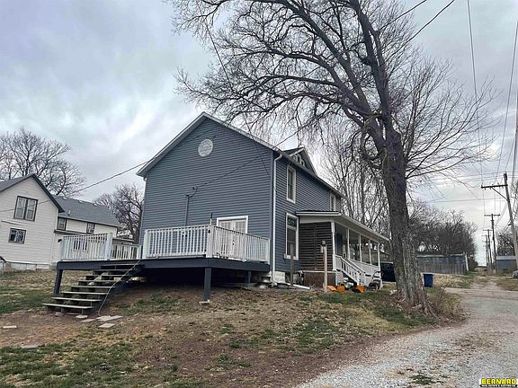 3rd image of 559 H St