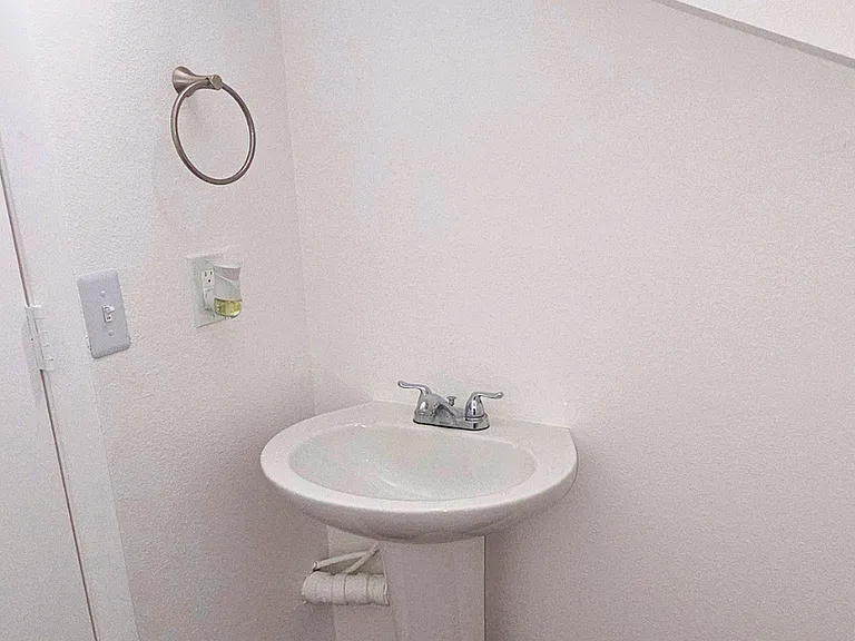 Pristine sink designed for your everyday convenience.