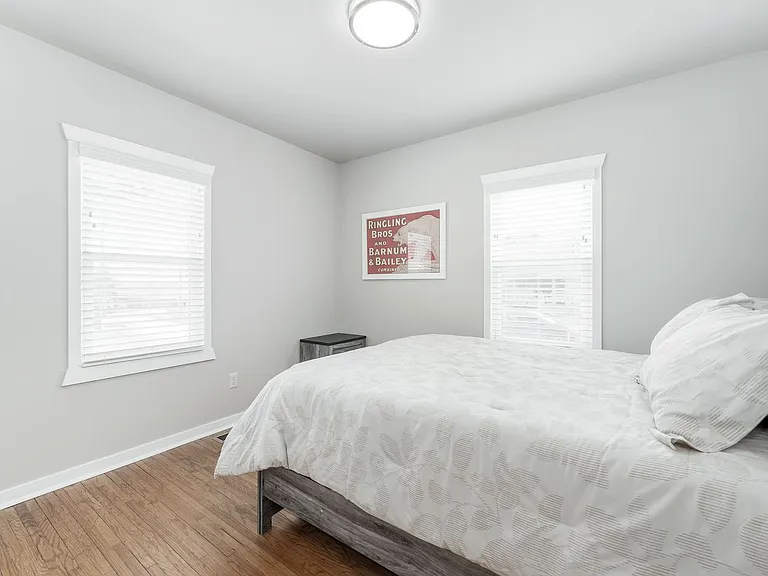 1205 S 7th Ave — Photo 8