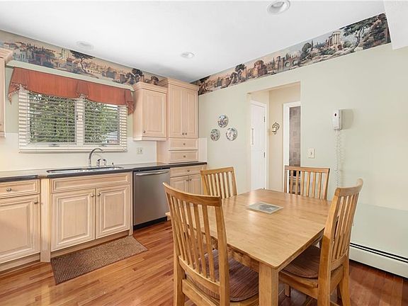 4th image of 100 Hoffman Ave APT 12