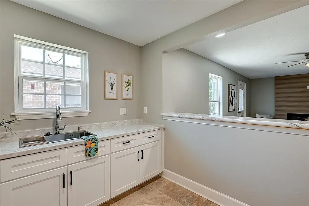 4 bed, 1695 sqft, $1,895 — Photo 3