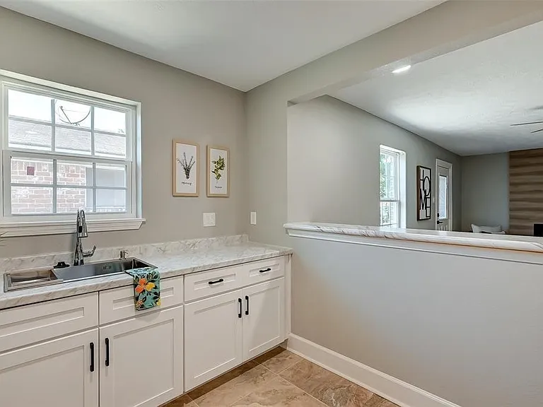 8915 Klondike St — Photo 3