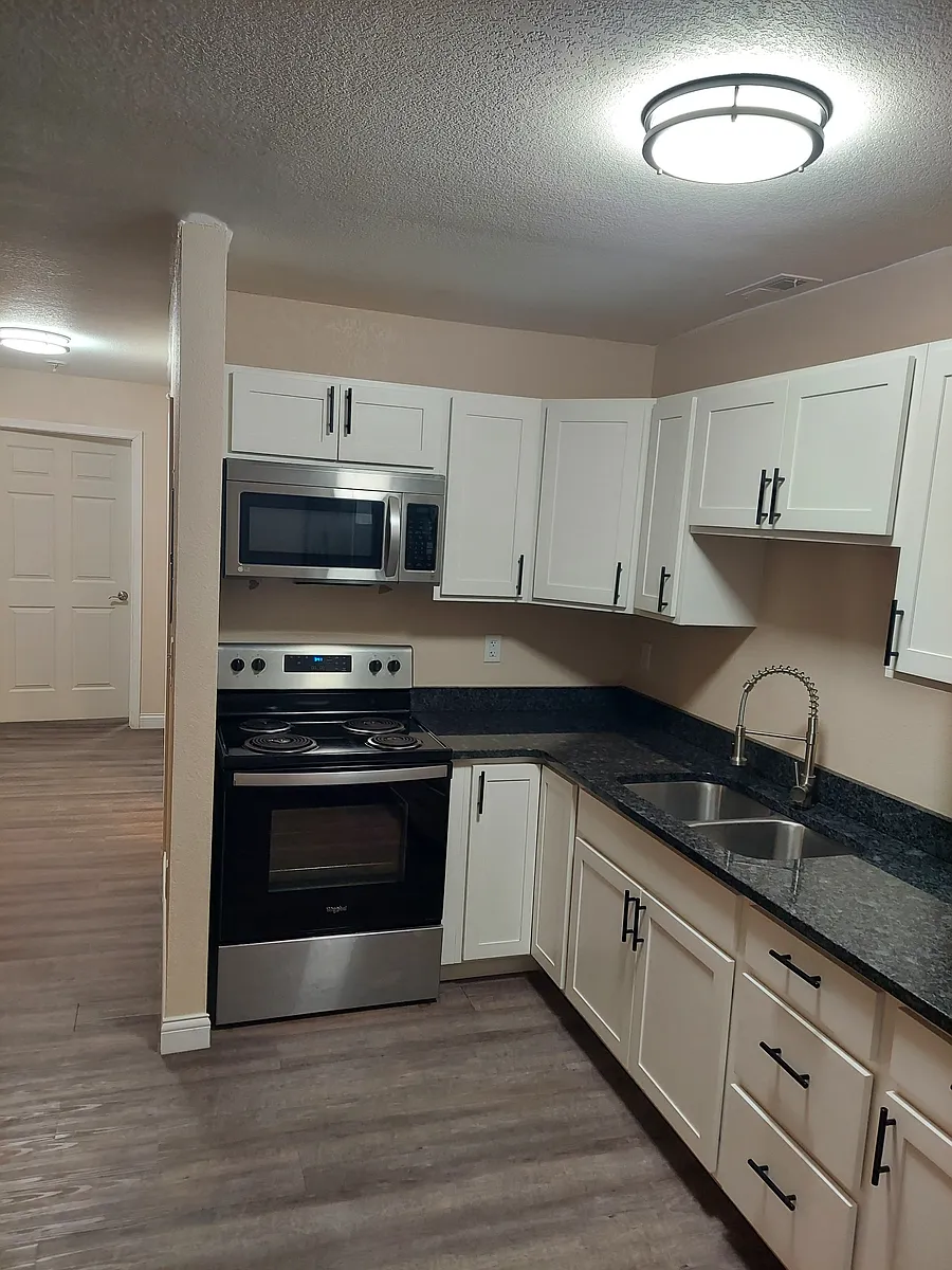 Photo 2 of 11 - 52 Westwood Dr #5 - Gallipolis, OH Building Photo - 52 Westwood Dr #5