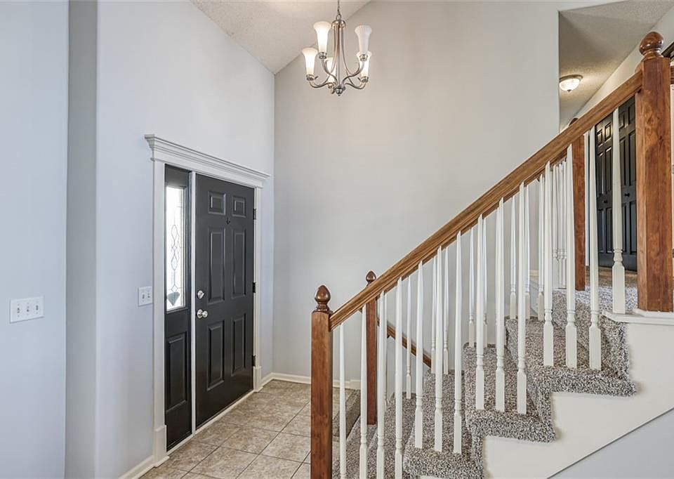 318 Eagle Glen Dr, Raymore, MO 64083 Zillow