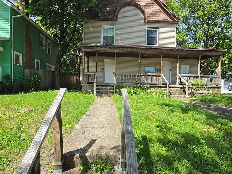 2402 East Ave #1 — Photo 1