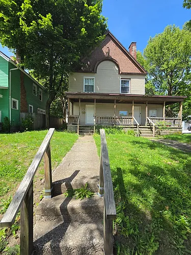 2402 East Ave #1 Photo 1