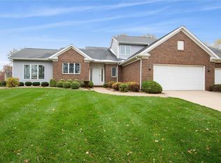 3716 River Ridge Dr NE, Cedar Rapids, IA 52402