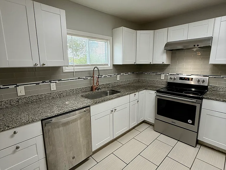 8 McBrien Rd — Photo 7