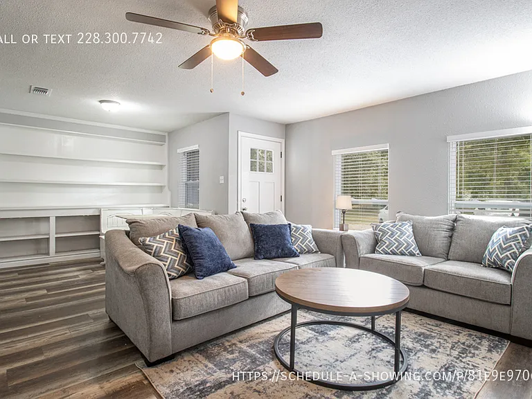 226 Milray Ln — Photo 3