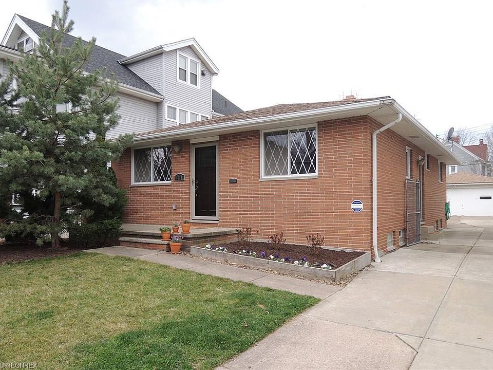 1st image of 1316 W 105th St