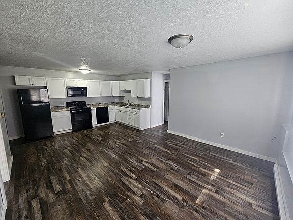 2nd image of 1097 Oakview Dr #5