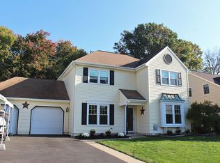 545 Stanford Rd, Fairless Hills, PA 19030