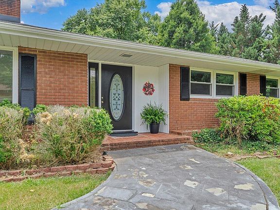 3rd image of 4962 Bower Rd