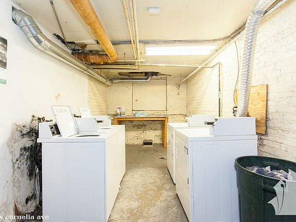 3rd image of 654 W Cornelia Ave #1111