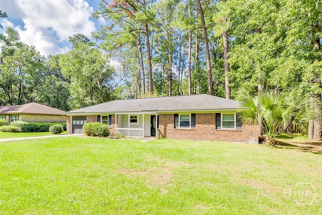 3 bed, 2.0 bath, 1686 sqft, $2,100 — Photo 2