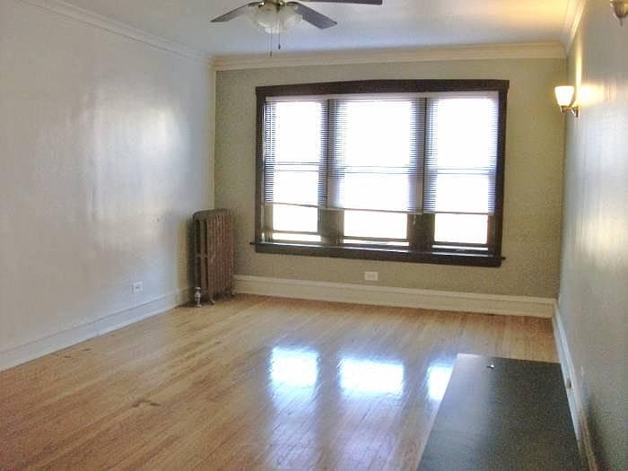 1st image of 4023 W Melrose St APT 2S
