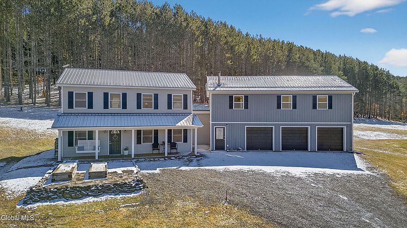 2nd image of 1112 Center Valley Road