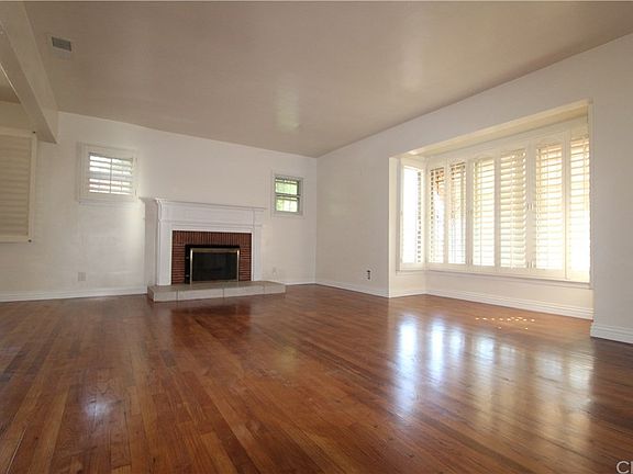 3rd image of 2051 W 99th St