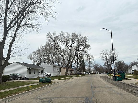 4th image of 646 Belmont Dr