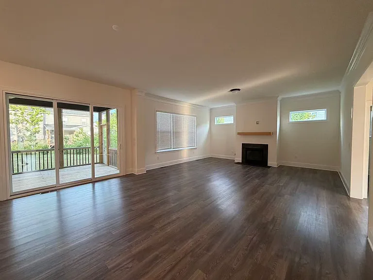 421 Candlebrook Ln — Photo 6