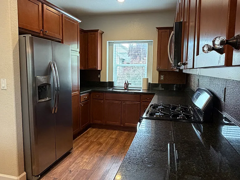 985 Marble Hills Cir — Photo 11